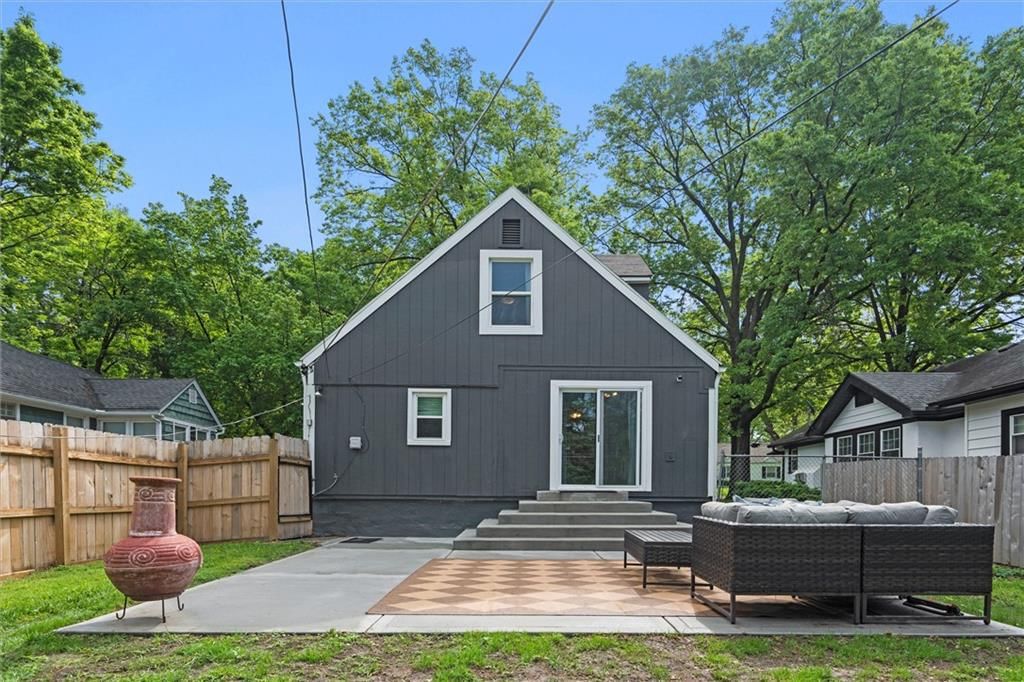 8242 Belleview Avenue — photo 32