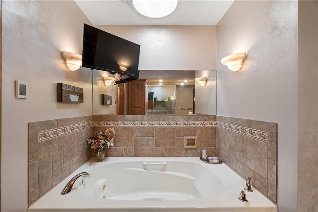 13212 W 84th Street — photo 32