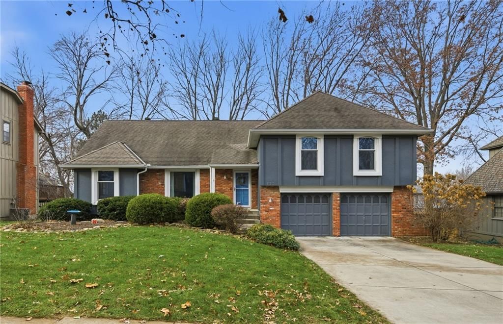 11212 Grandview Street, Overland Park, KS