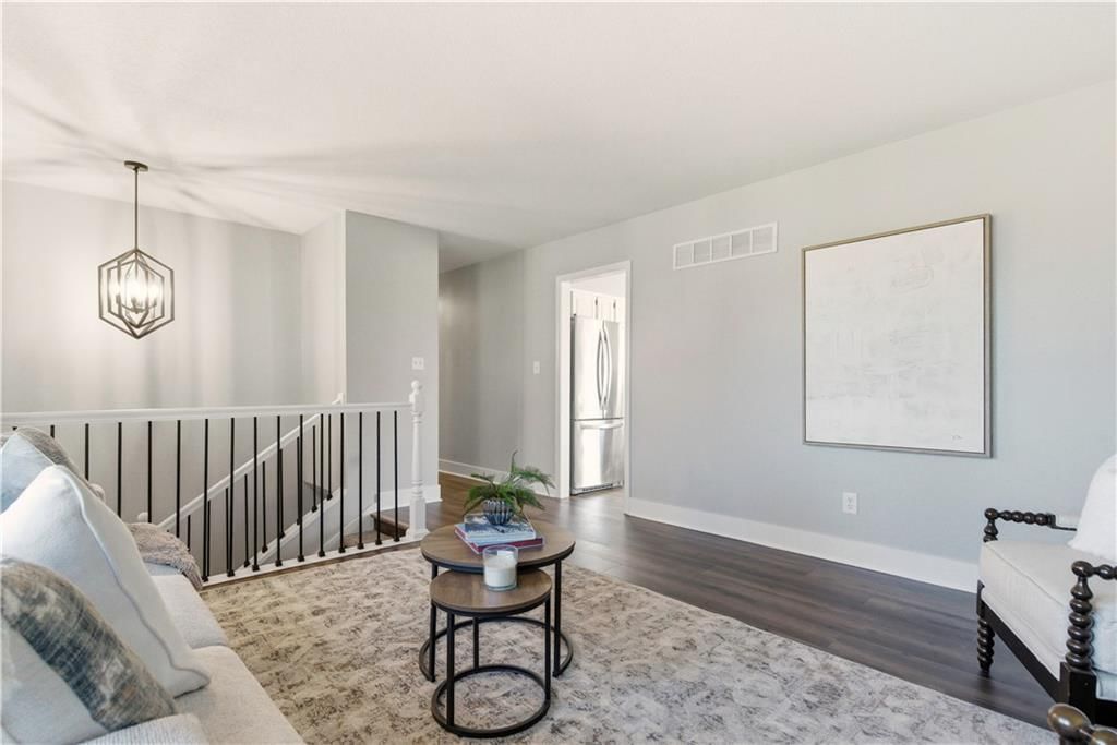 400 NE Sharon Drive — photo 5