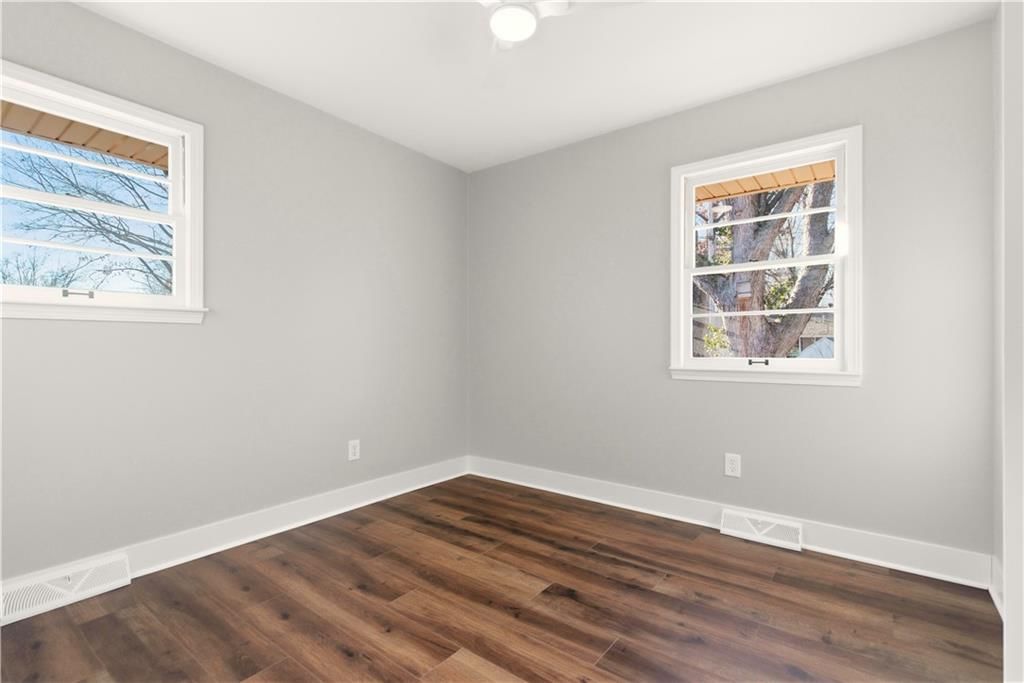 400 NE Sharon Drive — photo 15