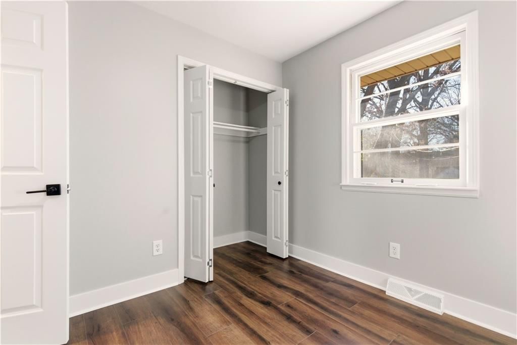 400 NE Sharon Drive — photo 16