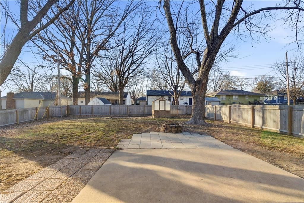 400 NE Sharon Drive — photo 23