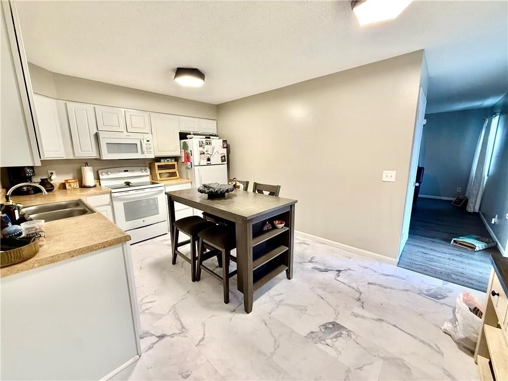 615 W Torrance Street — photo 4