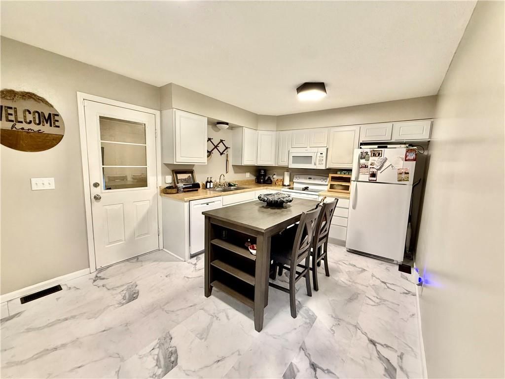 615 W Torrance Street — photo 5