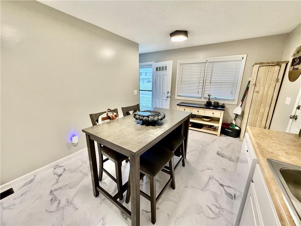 615 W Torrance Street — photo 6