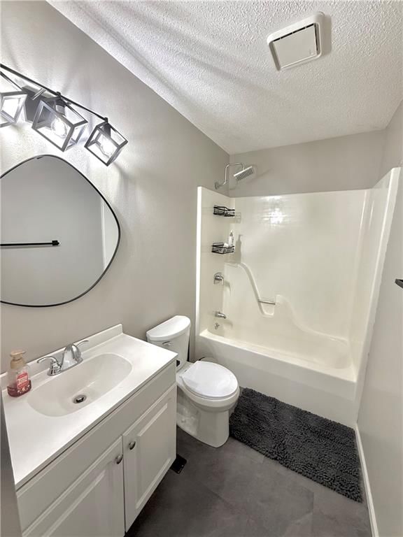 615 W Torrance Street — photo 8