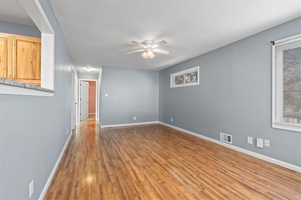 225 E Whittier Street — photo 3