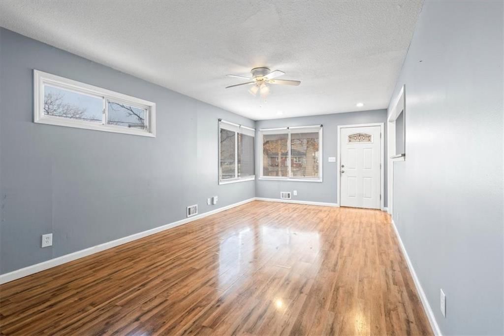 225 E Whittier Street — photo 5