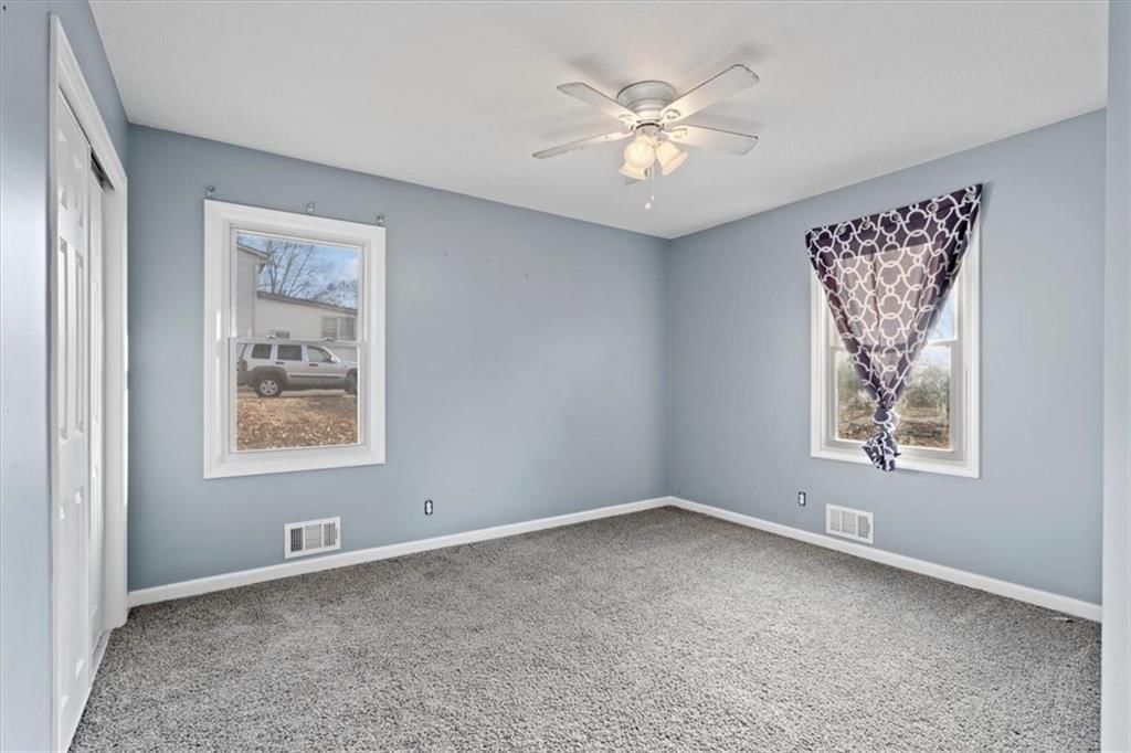 225 E Whittier Street — photo 10