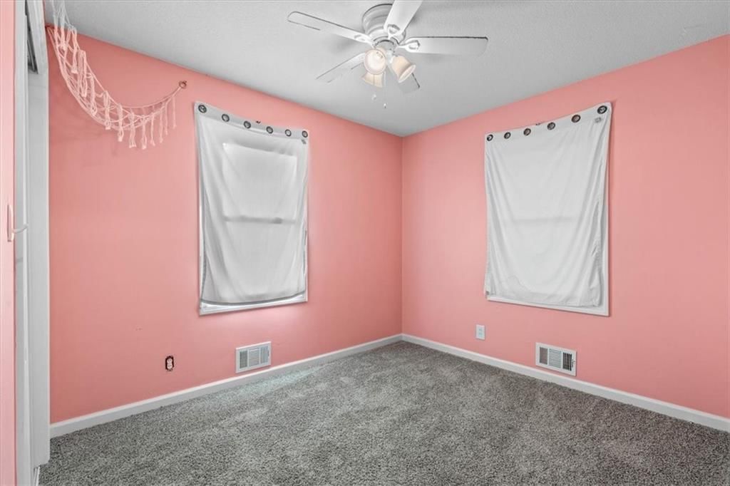 225 E Whittier Street — photo 11
