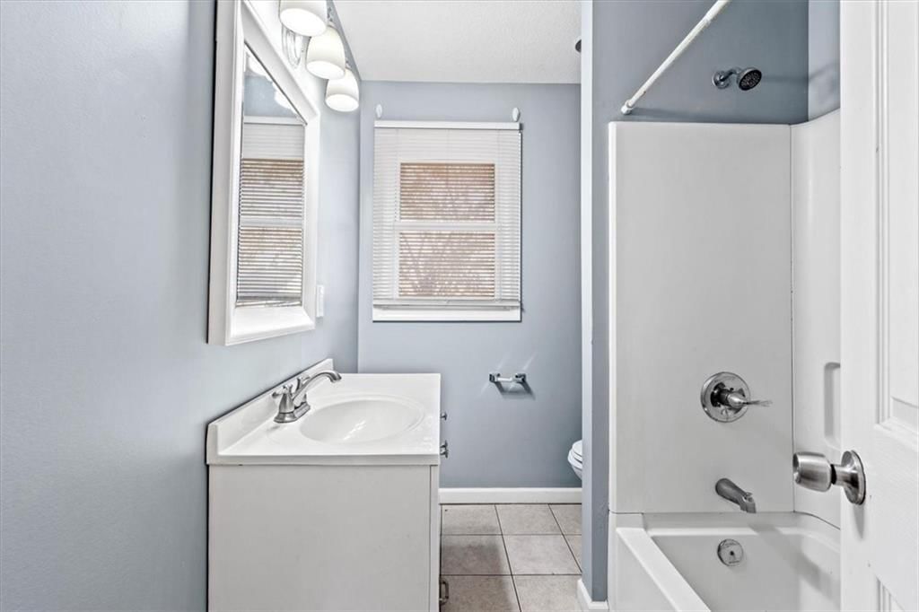 225 E Whittier Street — photo 12