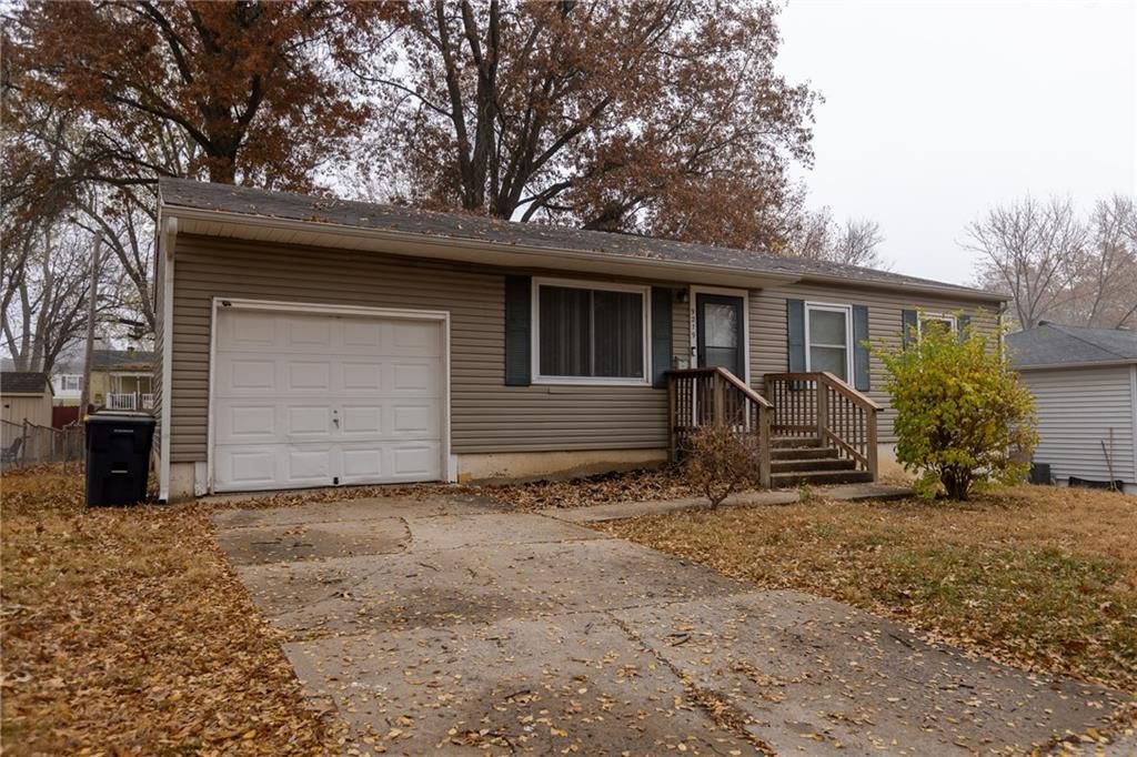 9219 Lewis Avenue — photo 3