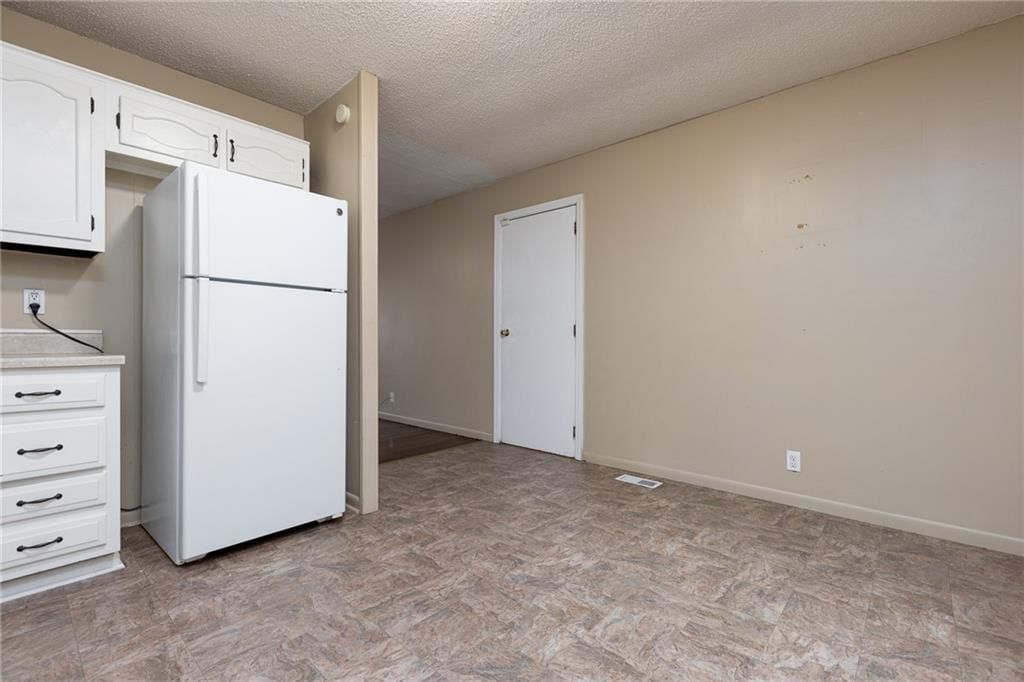 9219 Lewis Avenue — photo 9