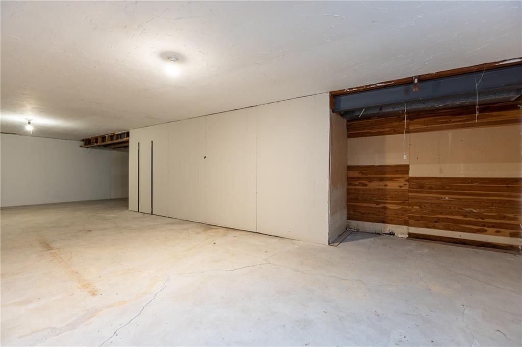 9219 Lewis Avenue — photo 15