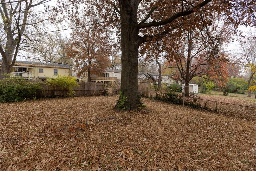 9219 Lewis Avenue — photo 20