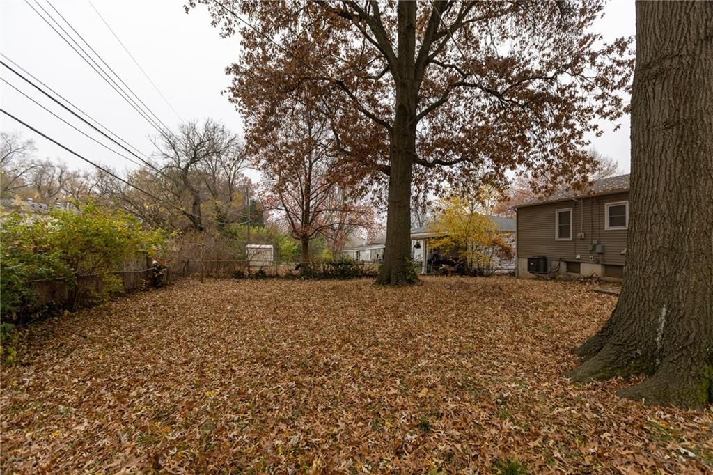 9219 Lewis Avenue — photo 22