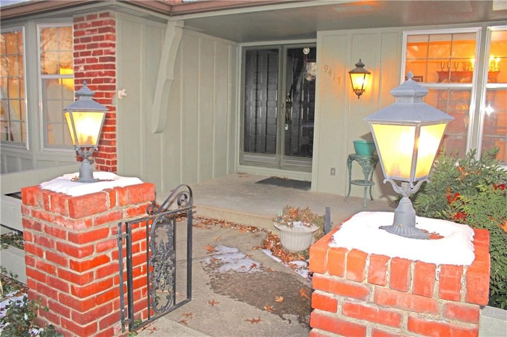 9417 RALSTON Avenue — photo 3
