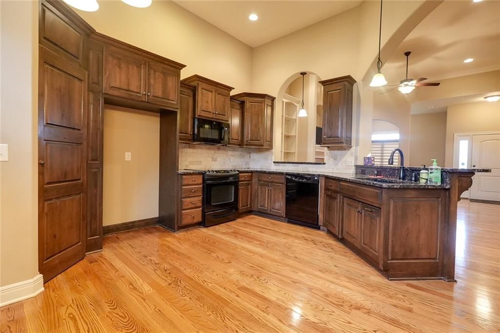 4118 NE Chapel Manor Court — photo 12