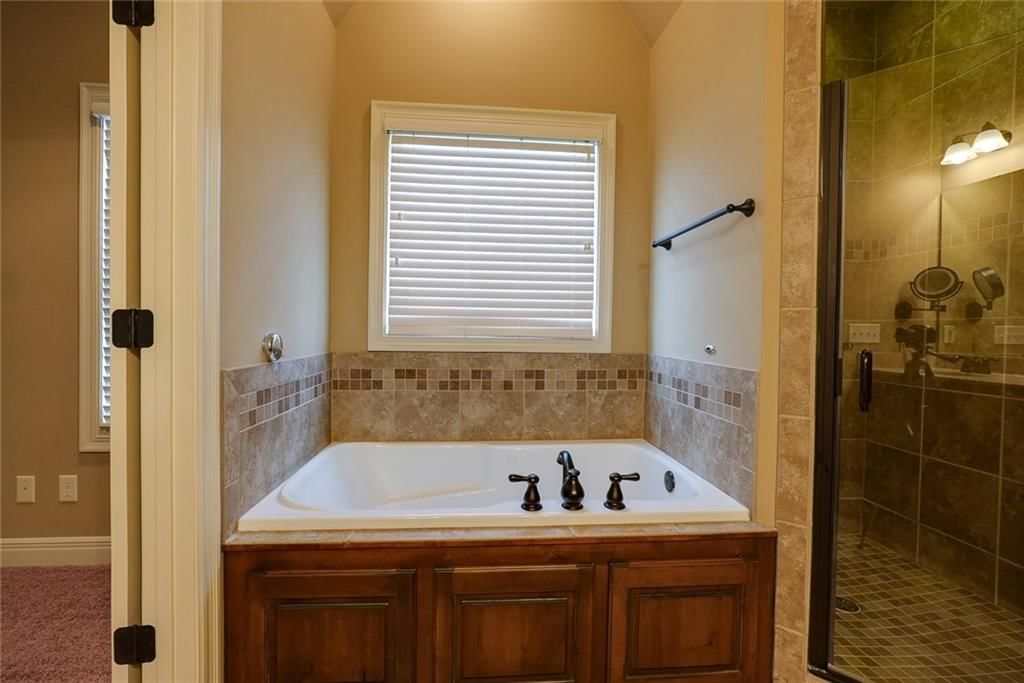 4118 NE Chapel Manor Court — photo 26