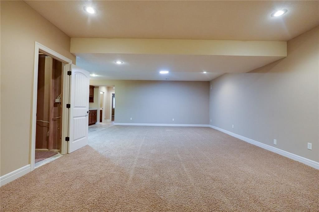 4118 NE Chapel Manor Court — photo 29