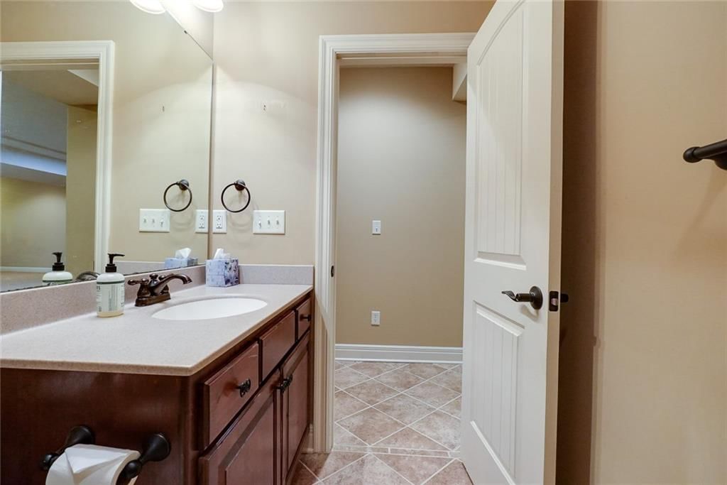 4118 NE Chapel Manor Court — photo 36