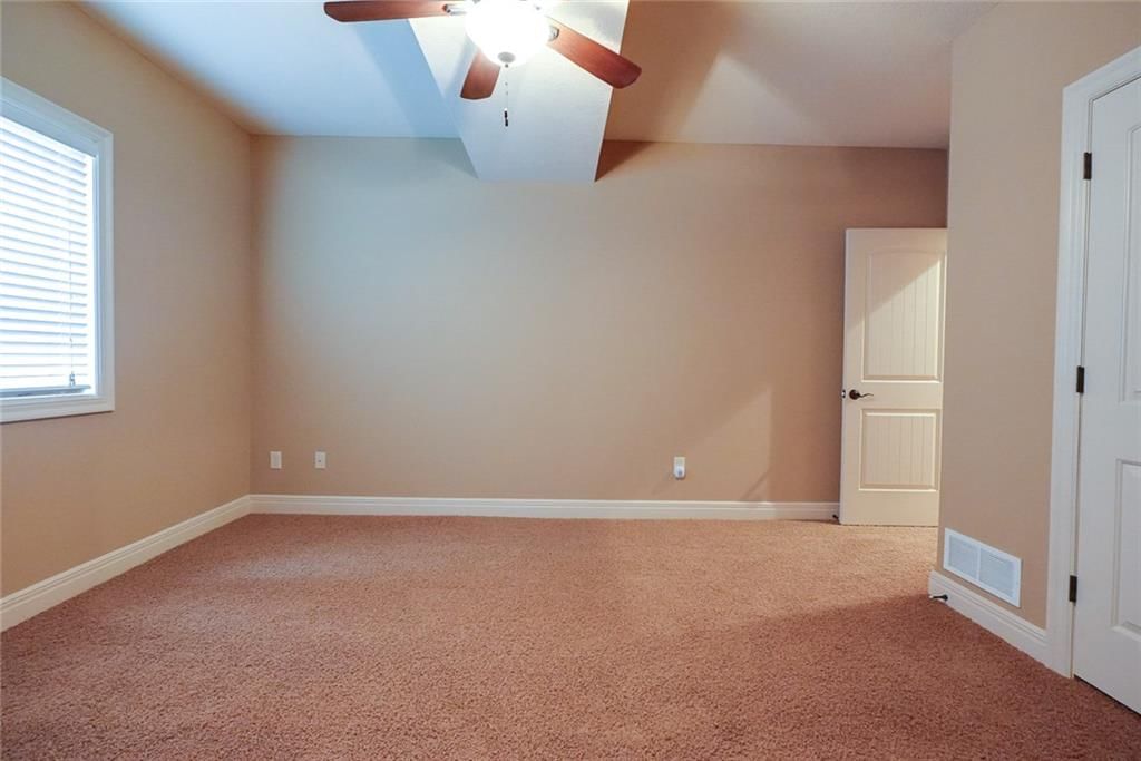 4118 NE Chapel Manor Court — photo 38