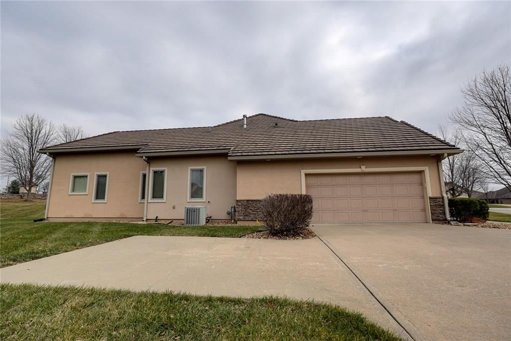 4118 NE Chapel Manor Court — photo 41