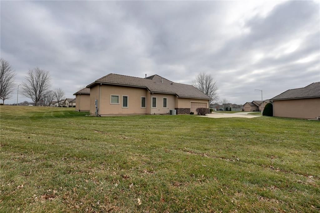 4118 NE Chapel Manor Court — photo 42