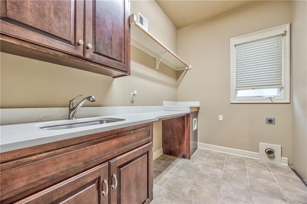 9638 Zarda Drive — photo 23