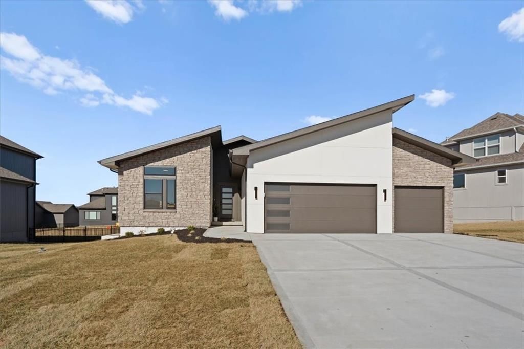2606 SW Farm Field Road — photo 1