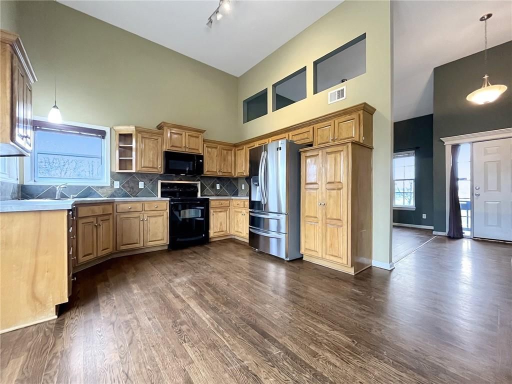 775 N Spruce Street — photo 10