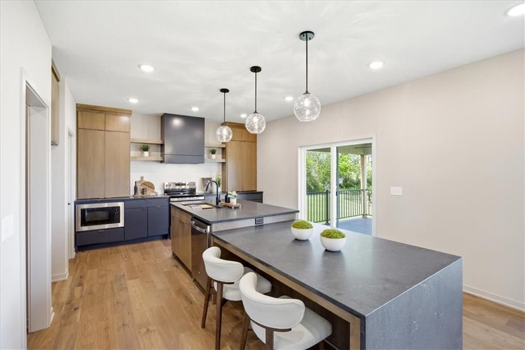 2230 SW Crown Drive — photo 8