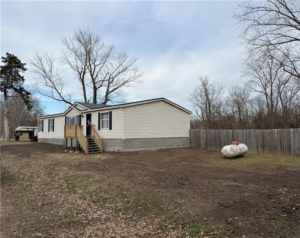 104 S Bailey Road — photo 3