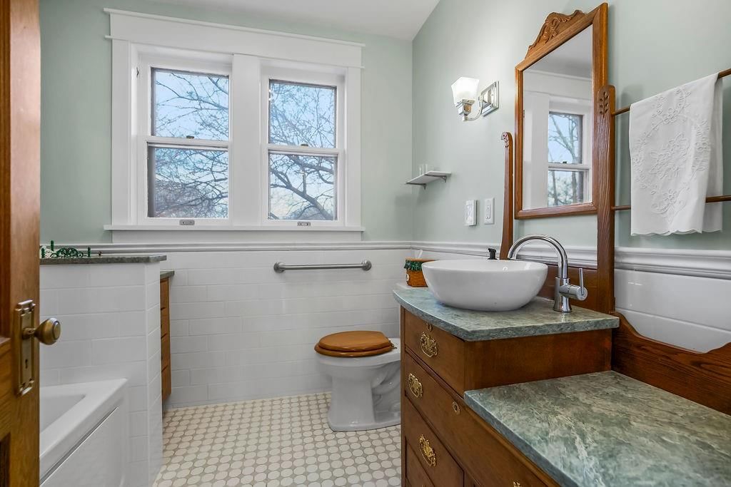 1024 S Broadway Street — photo 30