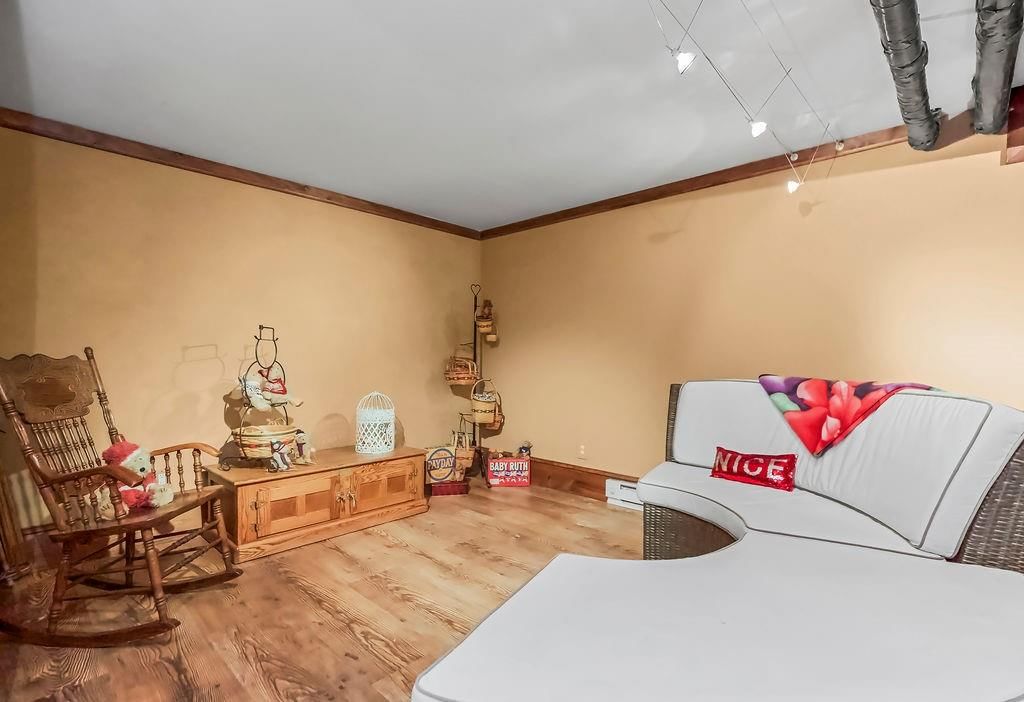 1024 S Broadway Street — photo 42