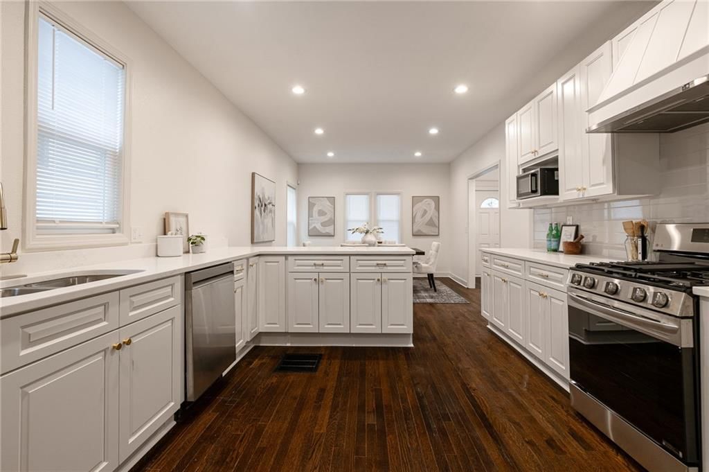 3219 Charlotte Street — photo 11