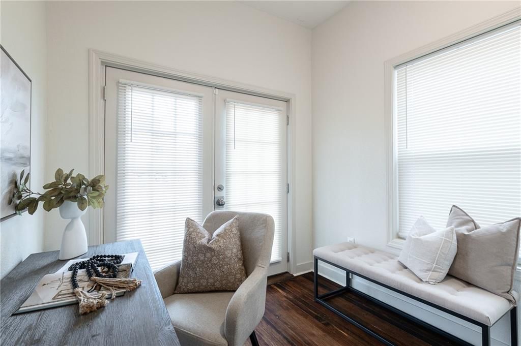 3219 Charlotte Street — photo 13