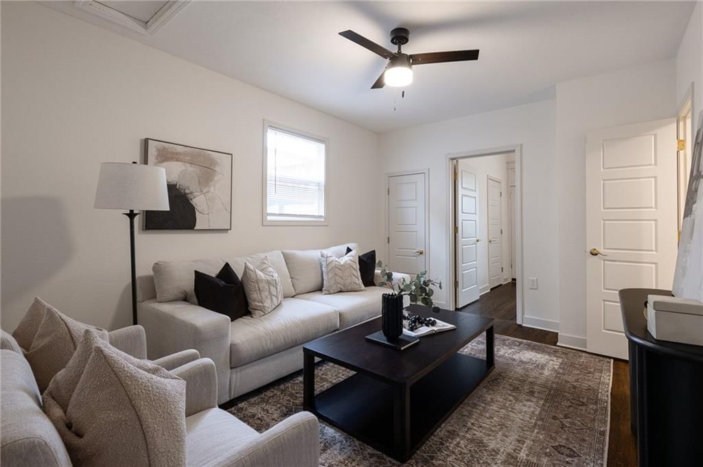3219 Charlotte Street — photo 14