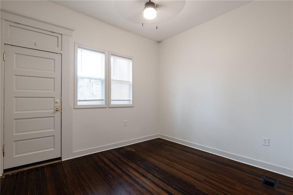 3219 Charlotte Street — photo 17