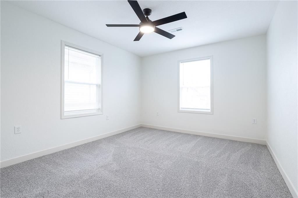 3219 Charlotte Street — photo 19