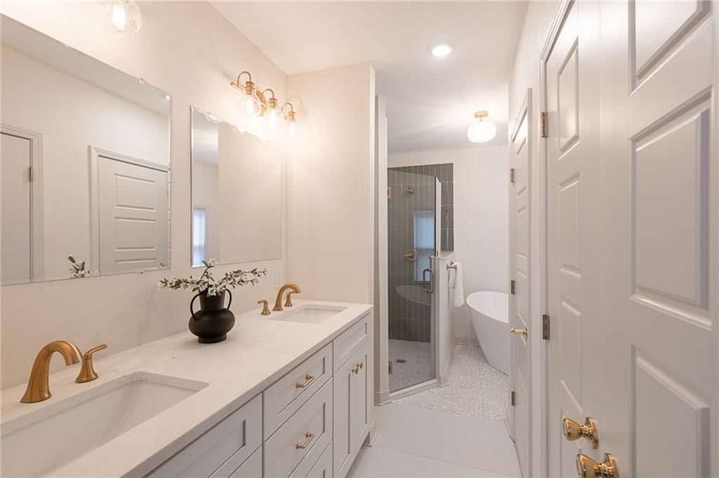 3219 Charlotte Street — photo 24