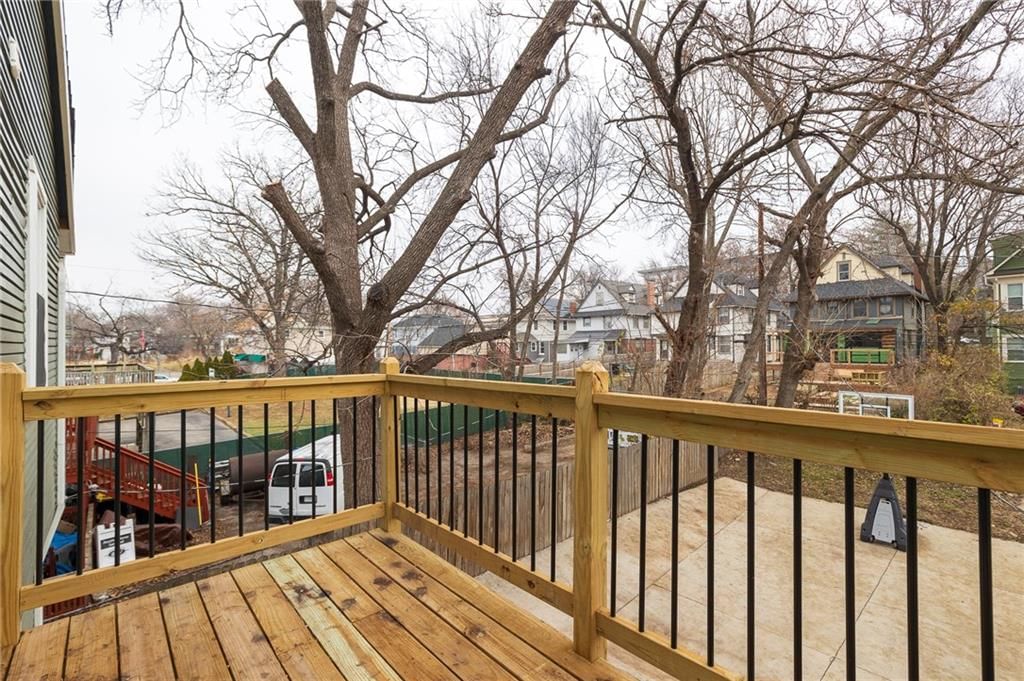 3219 Charlotte Street — photo 26
