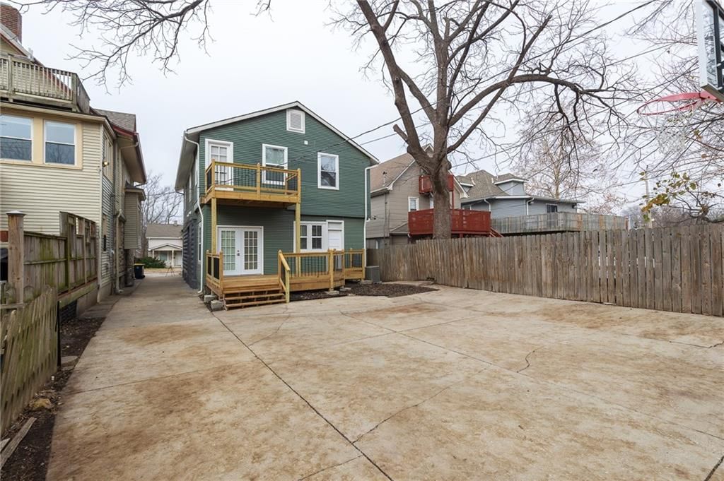 3219 Charlotte Street — photo 31