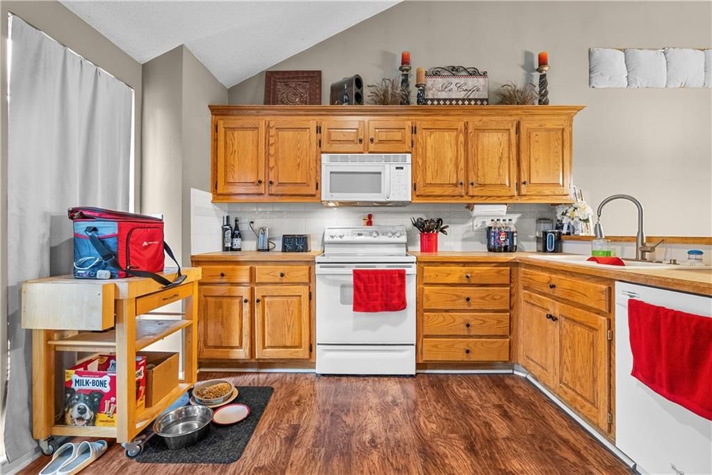 21135 W 120th Terrace — photo 10