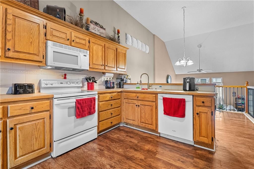 21135 W 120th Terrace — photo 11