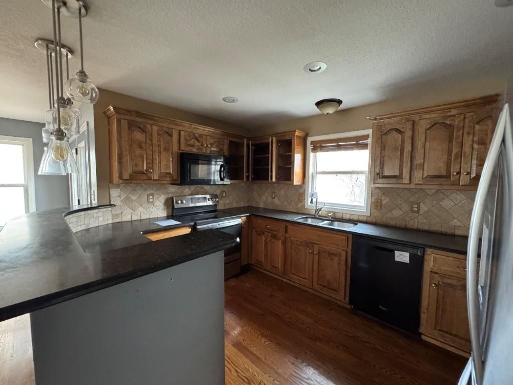 2200 NW Harbor Place — photo 5