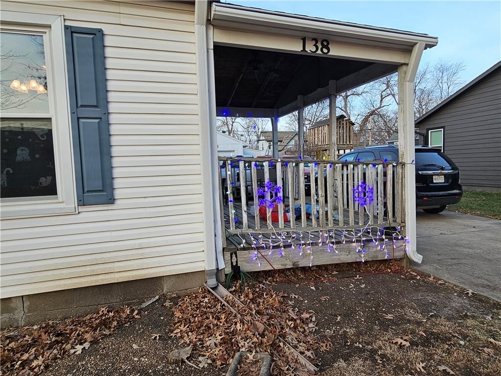 138 W WARREN Street — photo 3