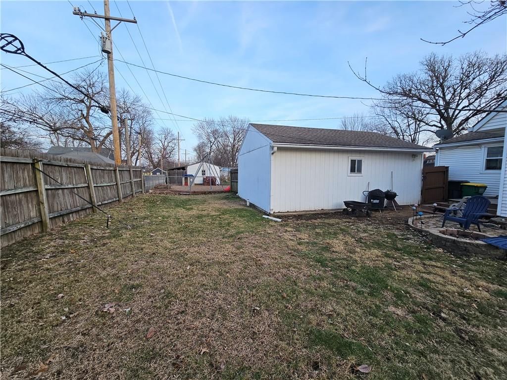 138 W WARREN Street — photo 6