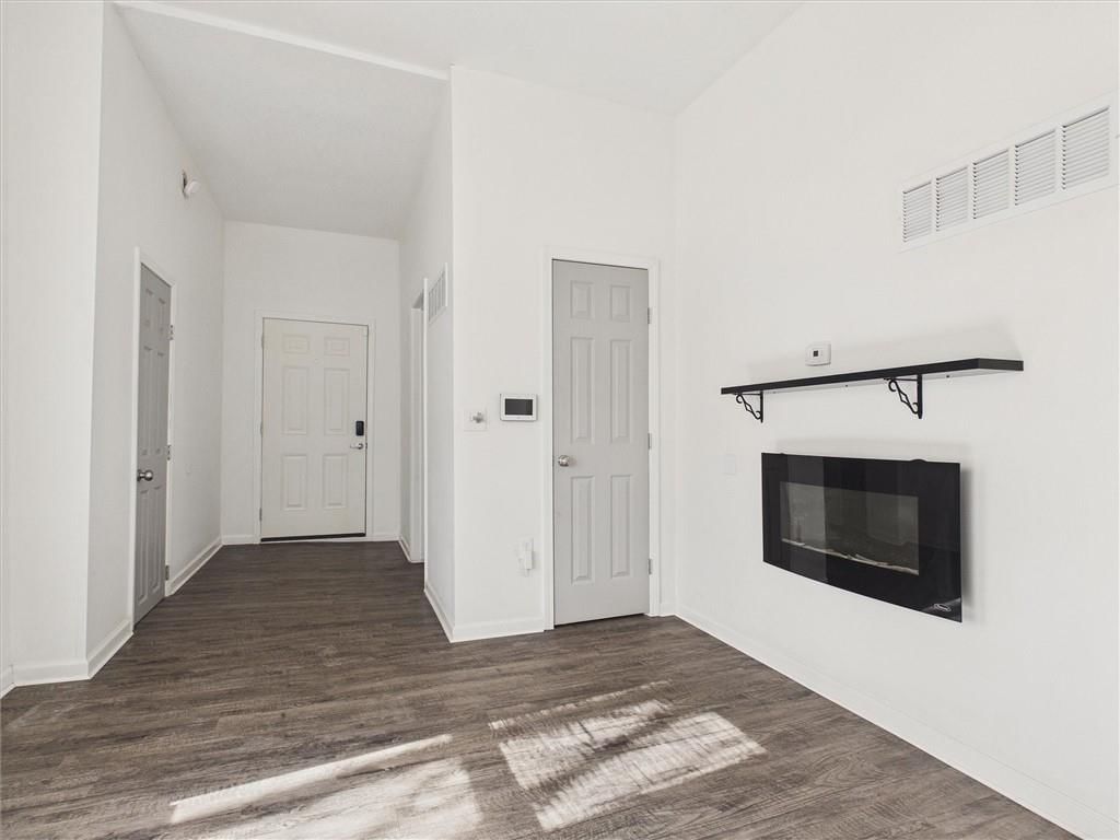 2421 Chestnut Avenue — photo 10